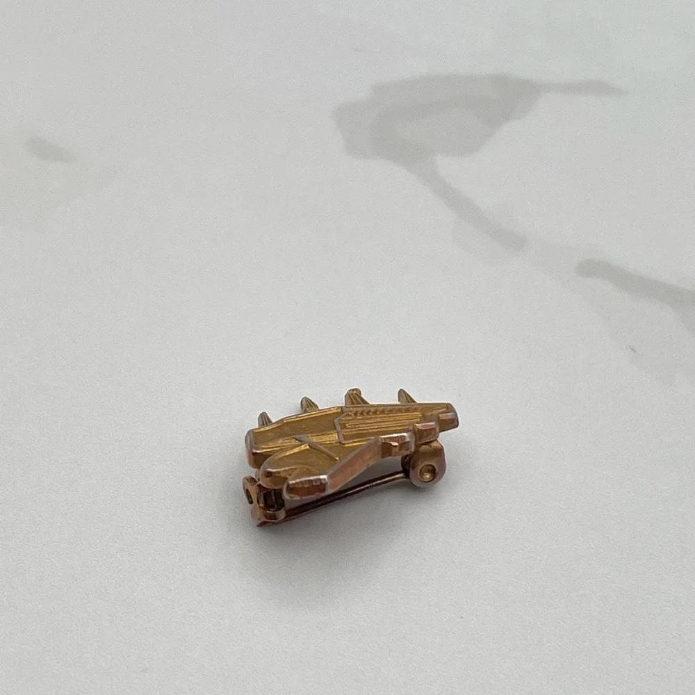 Vintage Grand Piano Brooch Pin Gold Tone Music Instrument Novelty Mini Lapel Y2K